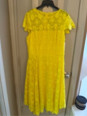 ANTONIO MELANI Yellow Lace Midi Dress